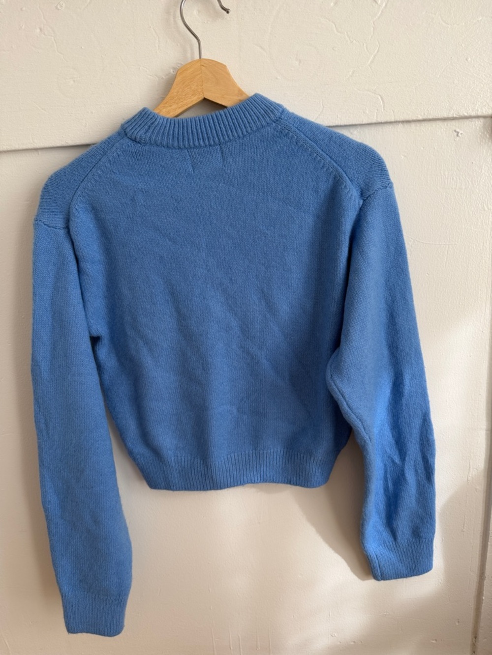 H&M Light Blue 'Couleurs' Embroidered Crewneck Sweater - Picture 3 of 4